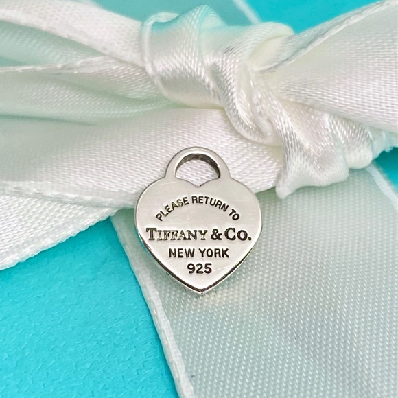 Tiffany & Co Mini heart tag charm “Return to Tiffany” 925  AUTHENTICITY Nice! - Picture 7 of 7